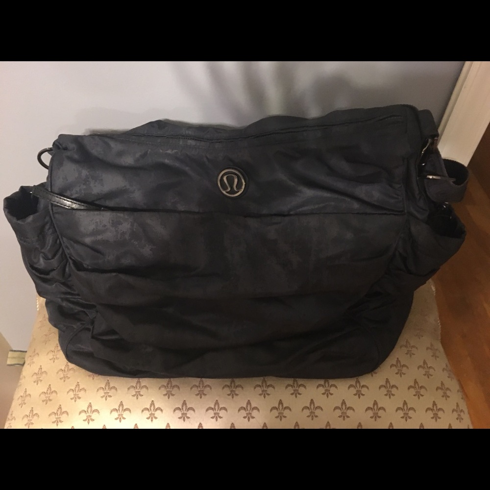 Lululemon ruched duffle sac